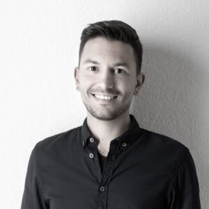 oli, founder of smart monkey studios